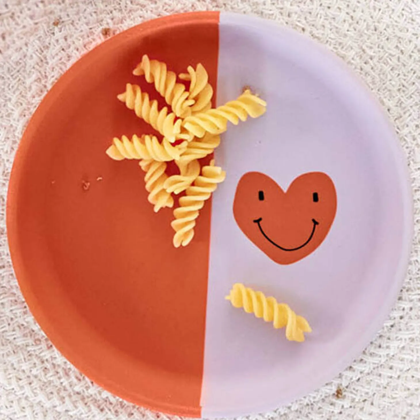 Talerzyk silikonowy dla dzieci Happy Rascals Heart lavender
