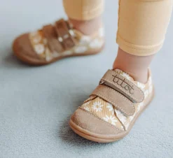 Kapcie Do Przedszkola|Buciki I Kapcie | TITOT Trampki na plac zabaw, do żłobka, przedszkola - BEIGE DAISY