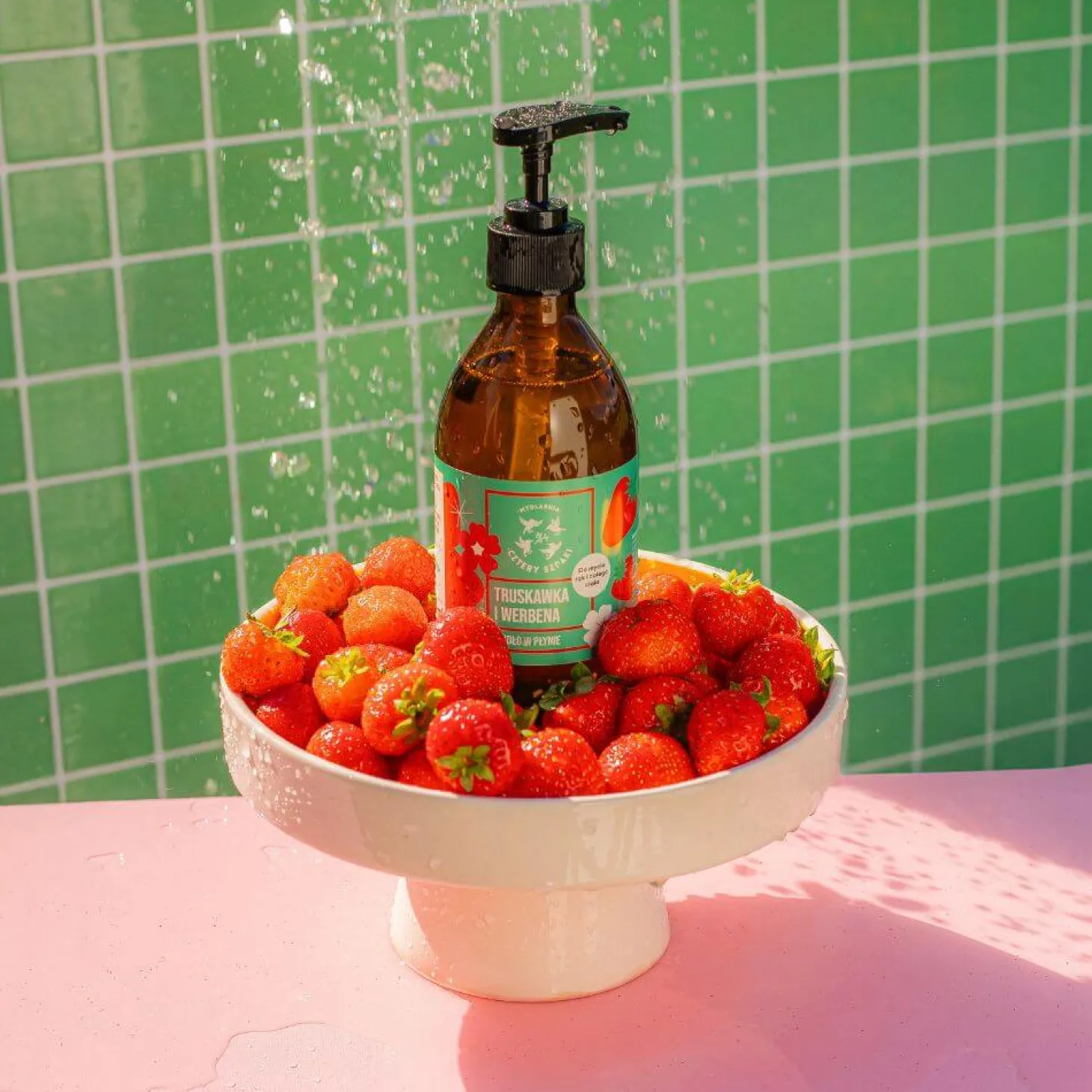 Truskawka i Werbena - naturalne mydło w płynie, 300 ml