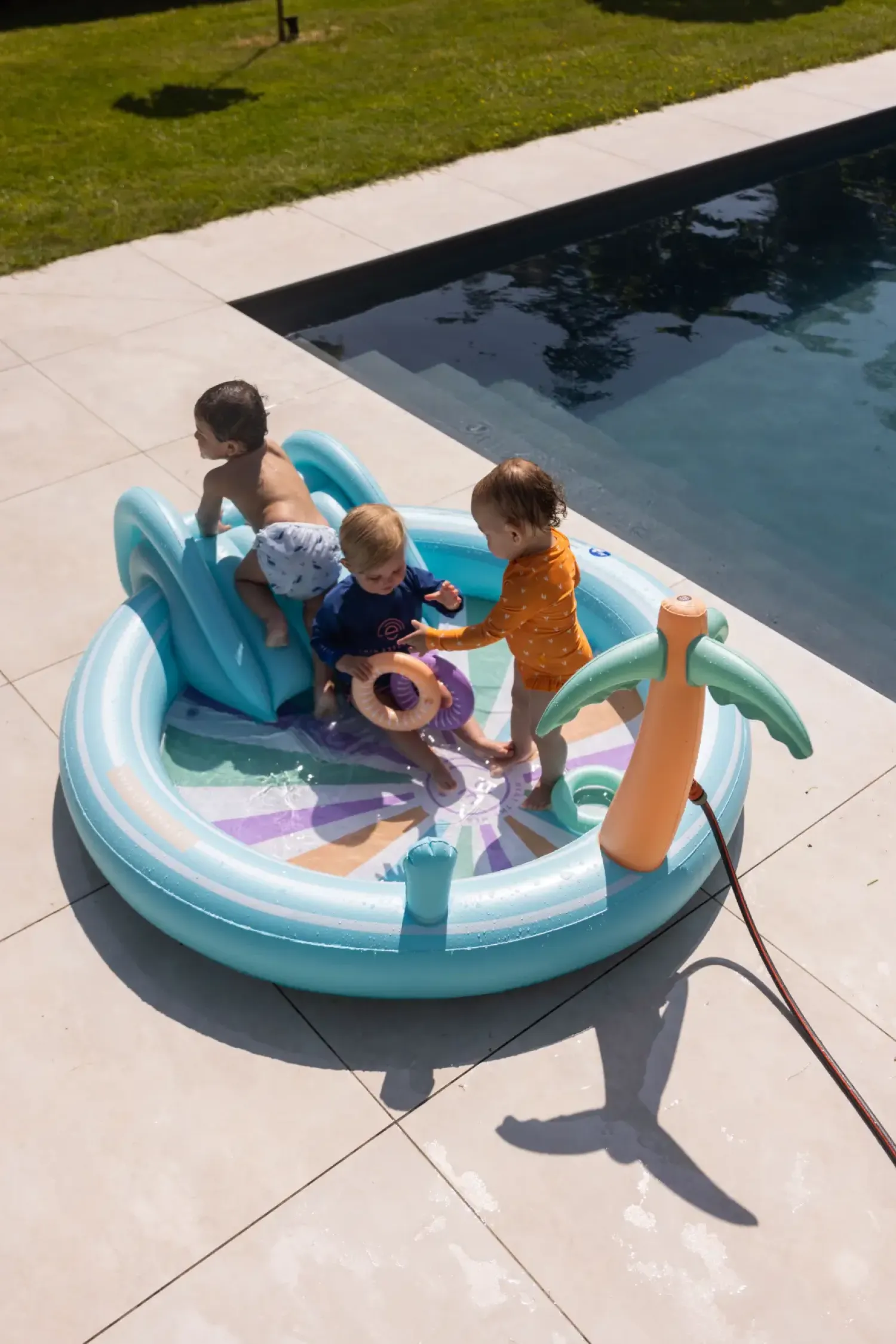 6 Lat+|3 Lata + | The Swim Essentials Wodny plac zabaw Rainbow