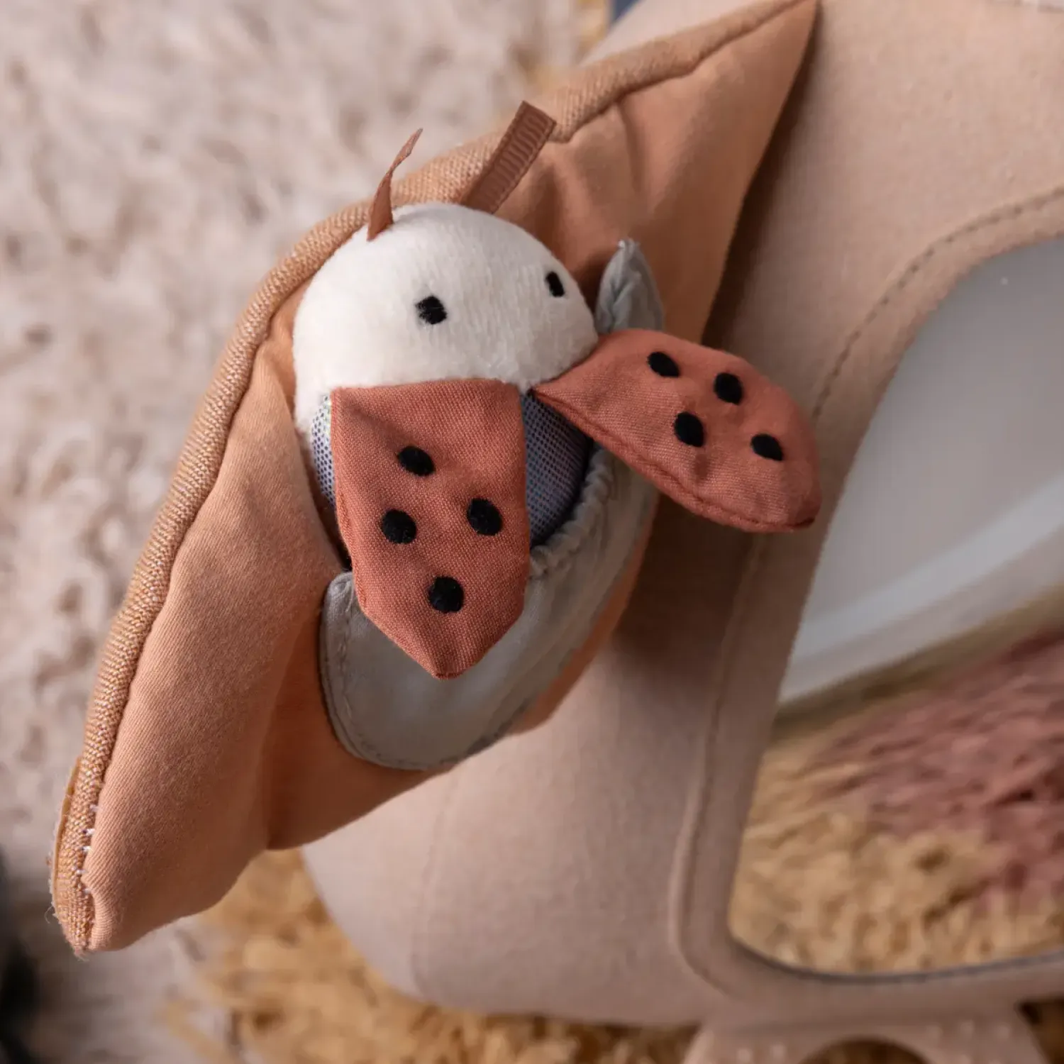 Aktywizujące|Sensoryczne | Sebra Zabawka aktywizująca z lusterkiem - Blinky the owl, maple beige