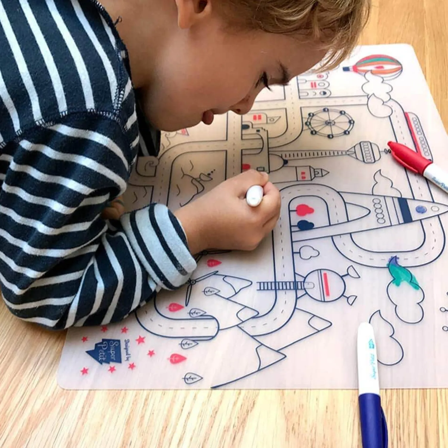 Idealne W Podróży|6 Lat+ | Super Petit Zestaw do kolorowania z silikonową matą - City Adventure