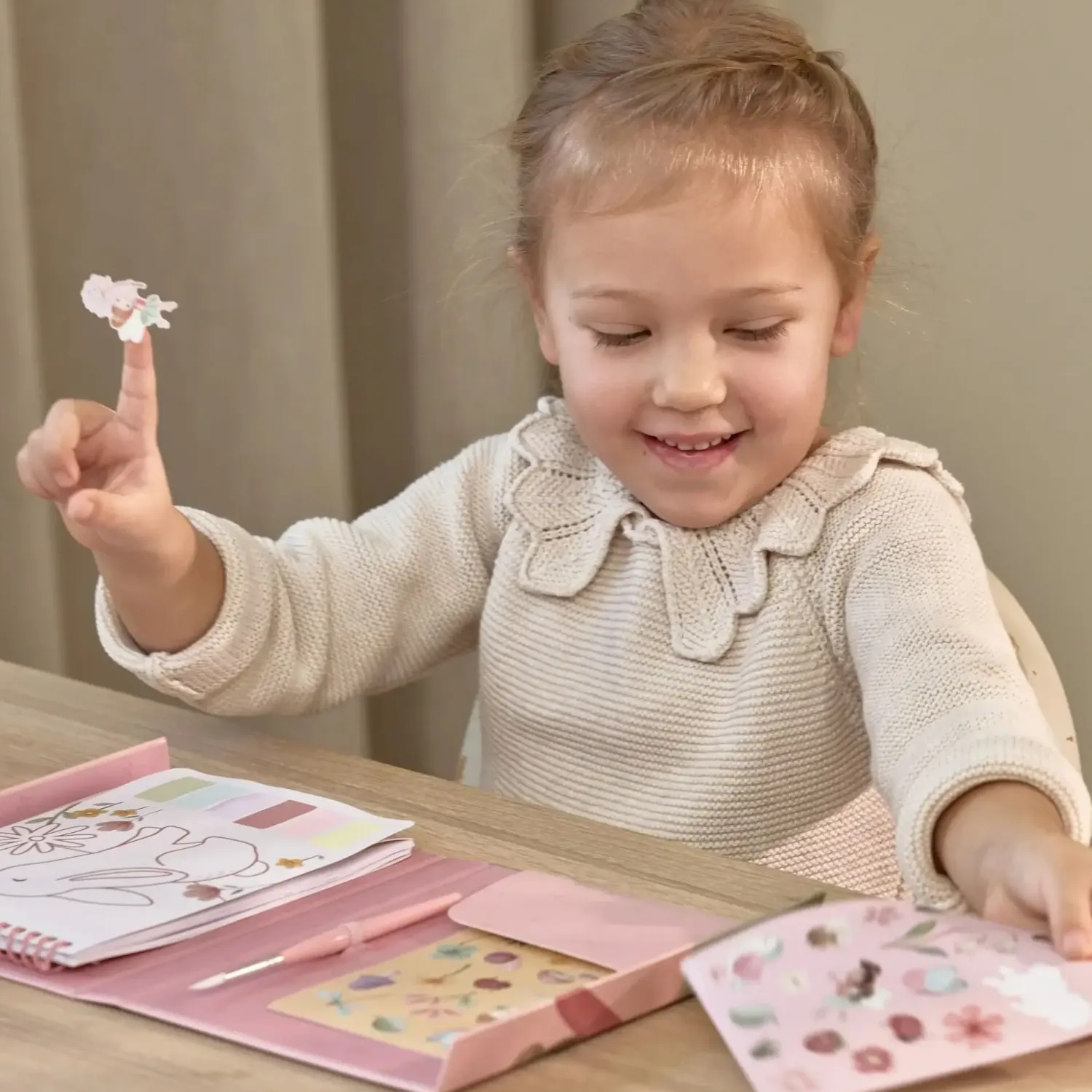 Kolorowanki|Idealne W Podróży | Little Dutch Zestaw kolorowanek wodnych Rosa & Friends