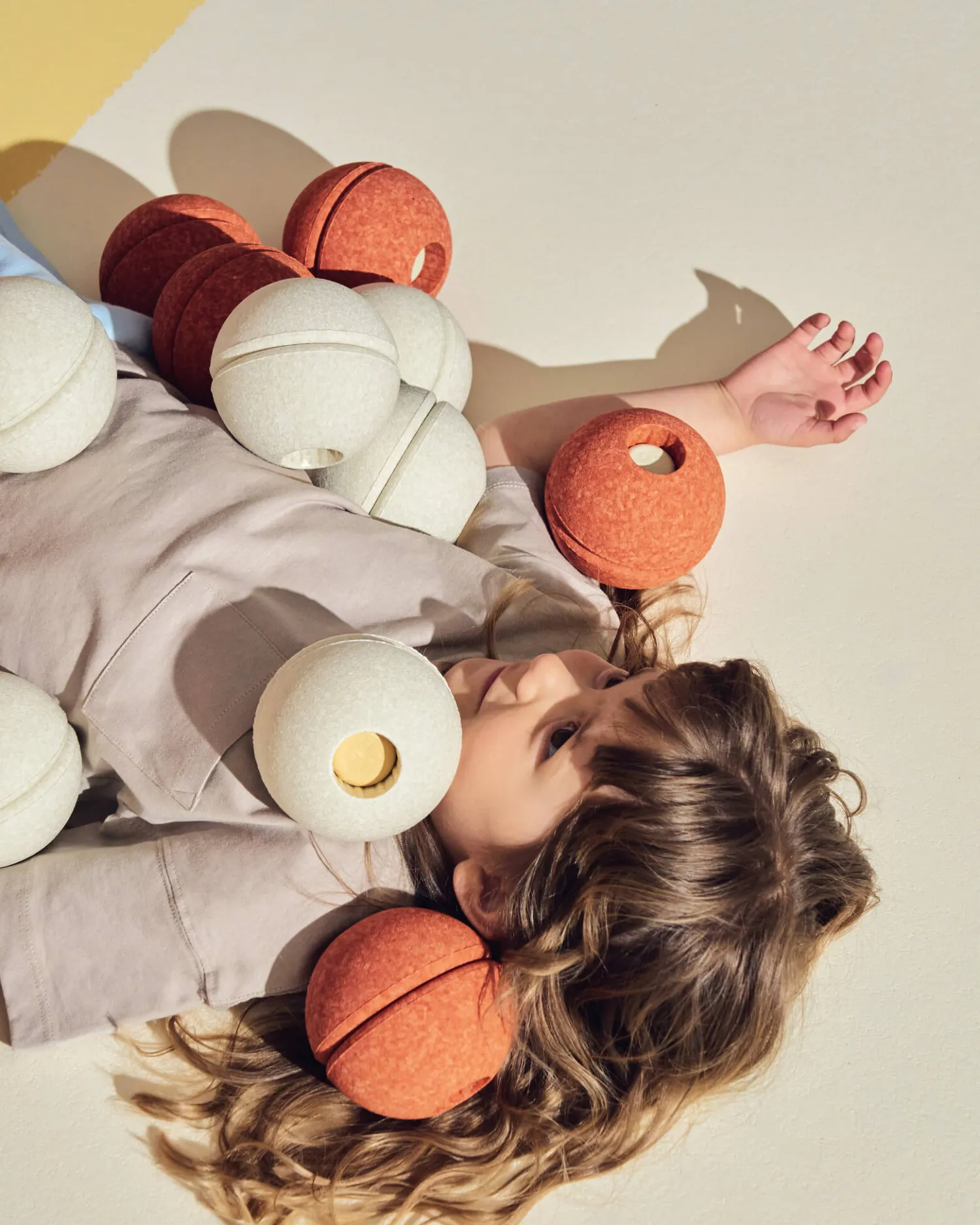 6 Lat+|3 Lata + | MODU Zestaw 3 piłek piankowych Foam Balls - sand grey, honey yellow
