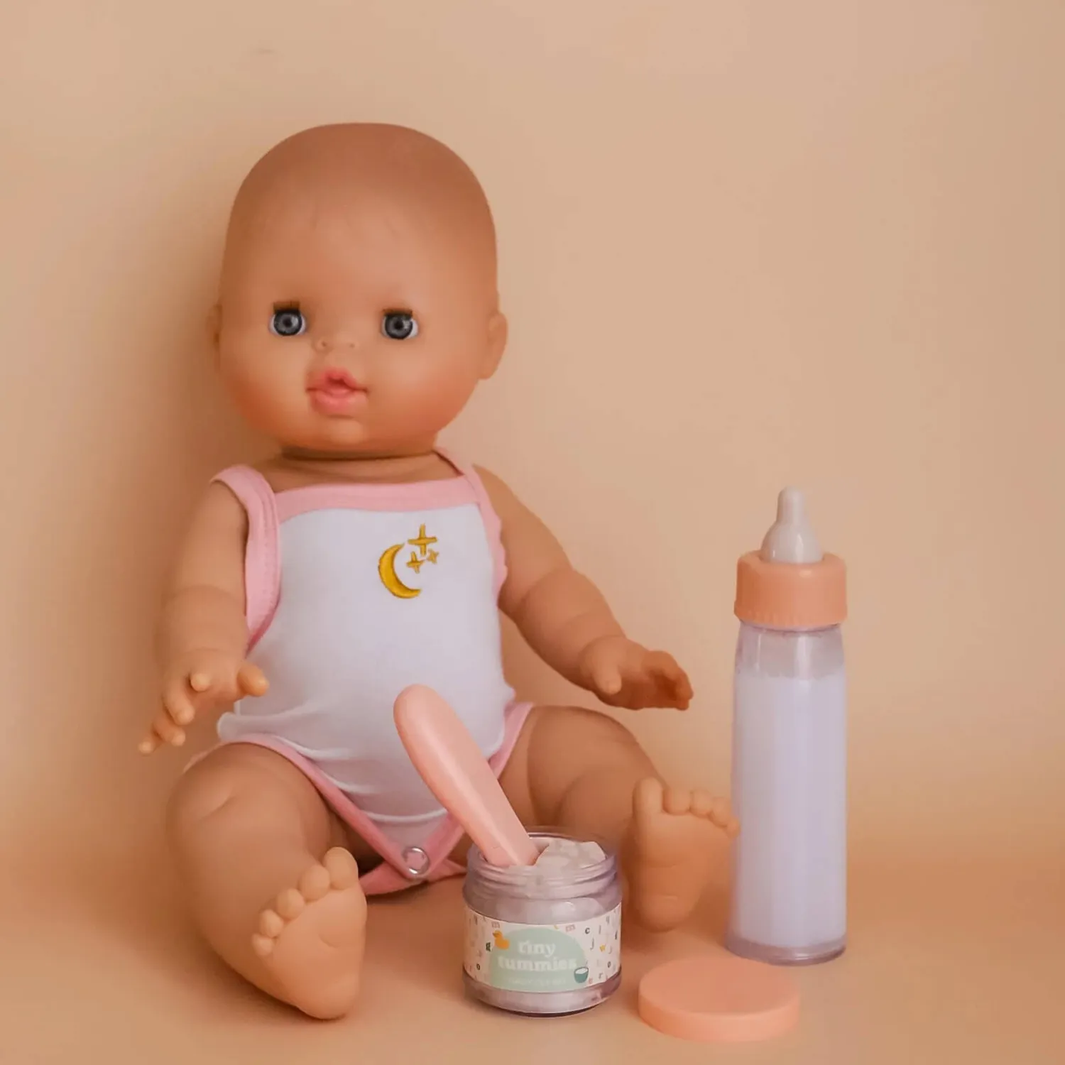 6 Lat+|3 Lata + | Tiny Harlow Zestaw Tiny Tummies Magiczna butelka i słoiczek