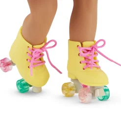 6 Lat+|3 Lata + | OurGeneration Zestaw ubranek dla lalek - Rollerblades & Lemonade - z wrotkami i słuchawkami